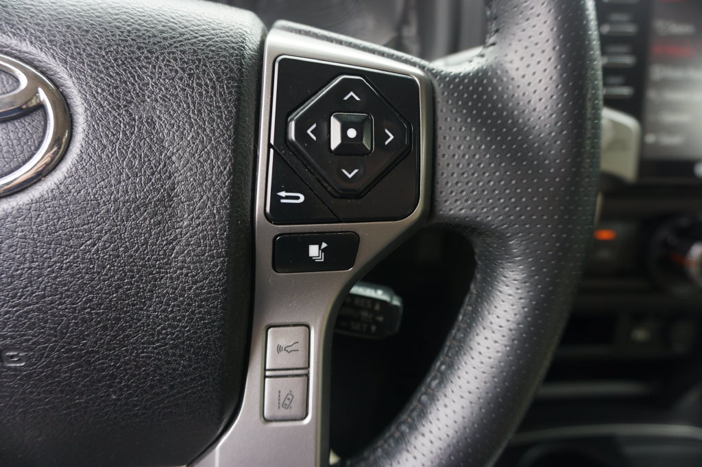 Used 2021 Toyota 4Runner SR5 Premium w/ Moonroof Package RWD image 9