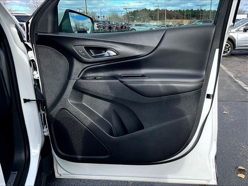 Used 2022 Chevrolet Equinox Premier image 12