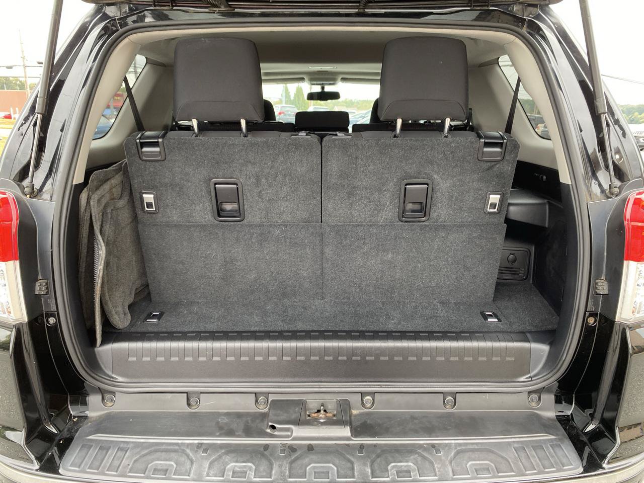 Used 2010 Toyota 4Runner SR5 AWD/4WD image 16
