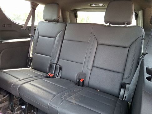 Used 2021 Chevrolet Suburban LT w/ LT Signature Package AWD/4WD image 12