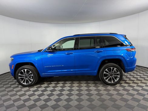 Used 2024 Jeep Grand Cherokee Overland w/ Advanced Protech Group III AWD/4WD image 10