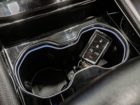 Used 2023 Jeep Grand Cherokee L Limited w/ Black Appearance Package image 24