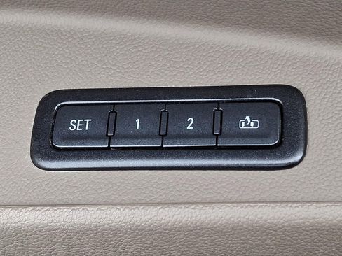 Used 2017 GMC Yukon SLT image 28