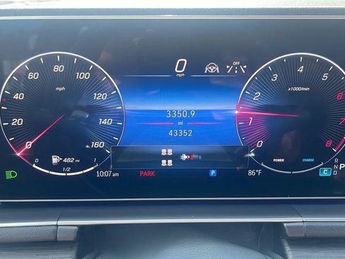 Used 2024 Mercedes-Benz GLS 450 4MATIC image 11