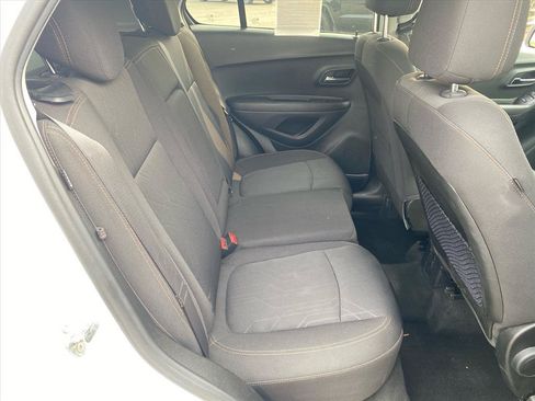 Used 2019 Chevrolet Trax LT AWD/4WD image 24