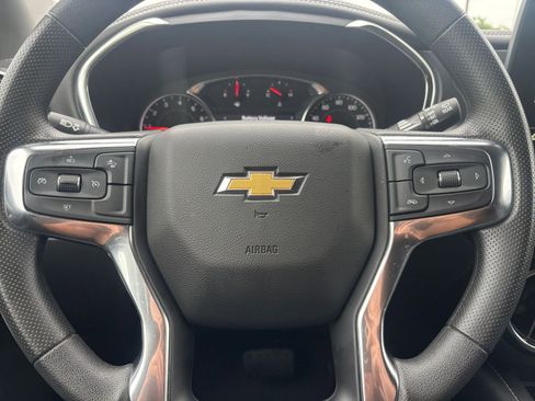 Used 2025 Chevrolet Blazer LT FWD image 29