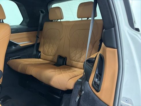 Certified 2024 BMW X7 xDrive40i w/ M Sport Package image 19