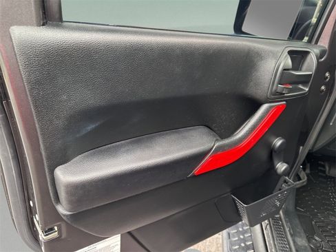 Used 2018 Jeep Wrangler Unlimited Sport w/ Connectivity Group image 21