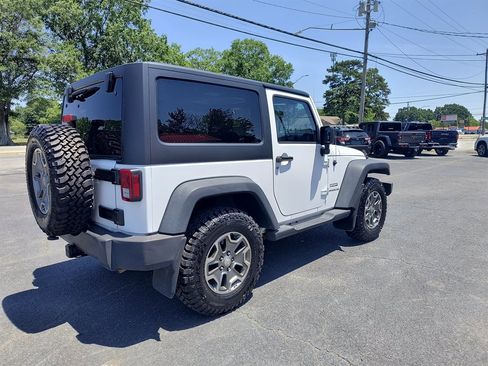 Used 2015 Jeep Wrangler Sport w/ Quick Order Package 24S AWD/4WD image 5
