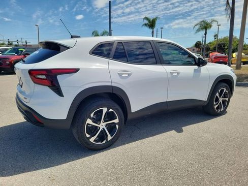 Certified 2024 Chevrolet Trax RS w/ Driver Confidence Package image 4