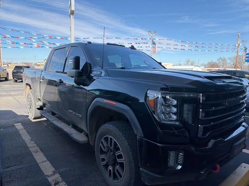 Used 2020 GMC Sierra 2500 AT4 w/ AT4 Premium Package image 2