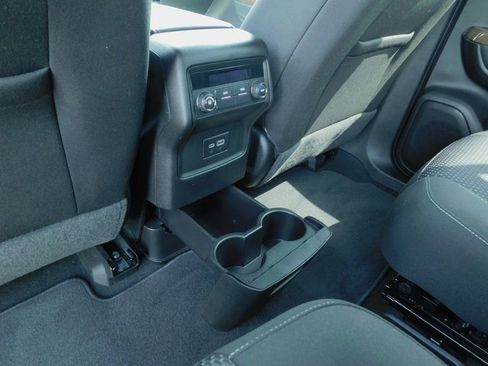 Used 2023 GMC Acadia SLE w/ Elevation Edition image 23