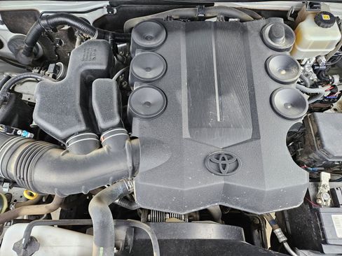 Used 2018 Toyota 4Runner Limited image 34