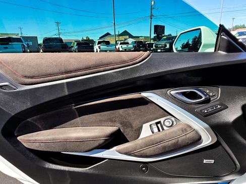 Used 2018 Chevrolet Camaro ZL1 image 25