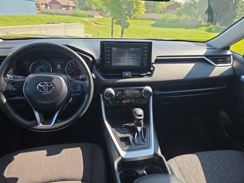 Used 2019 Toyota RAV4 XLE w/ Convenience Package AWD/4WD image 18