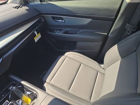 New 2025 Nissan Murano SL image 16