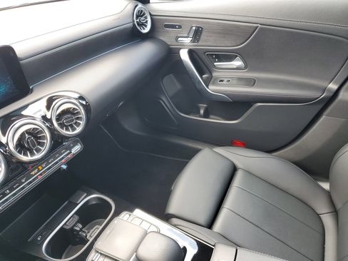 Used 2023 Mercedes-Benz CLA 250 4MATIC image 26