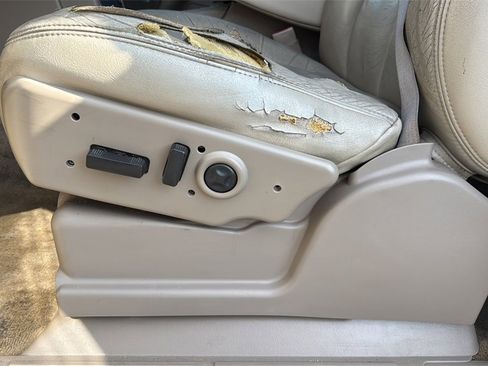 Used 2004 GMC Yukon XL SLT w/ Preferred Equipment Group image 11