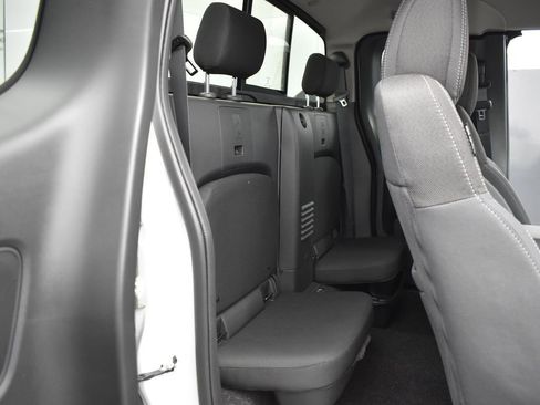 New 2024 Nissan Frontier SV w/ SV Convenience Package image 14