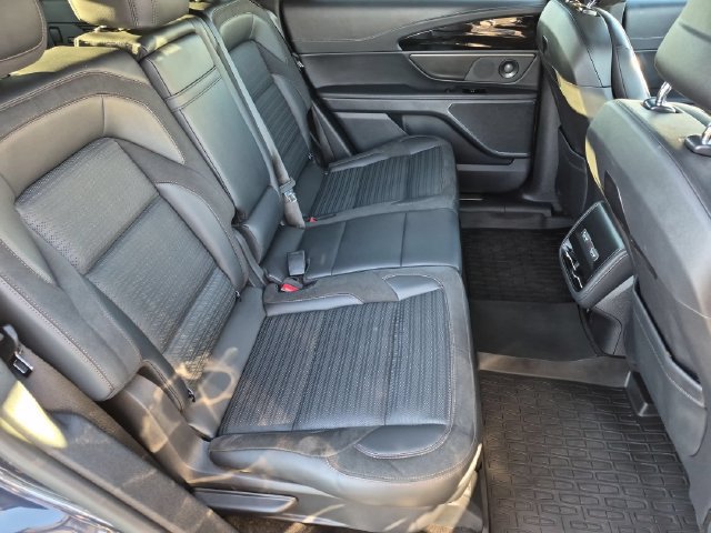 Used 2024 Lincoln Nautilus Reserve w/ Equipment Group 202A AWD/4WD image 17