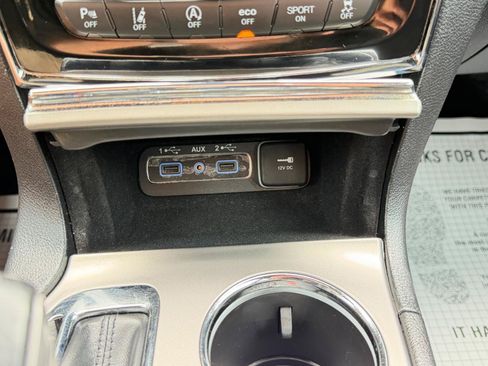 Used 2021 Jeep Grand Cherokee Laredo X AWD/4WD image 26