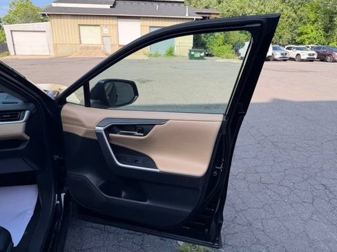 Used 2022 Toyota RAV4 Limited AWD/4WD image 14