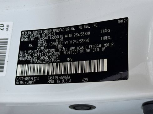 Certified 2024 Toyota Grand Highlander AWD image 38