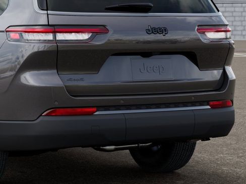 New 2026 Jeep Grand Cherokee L 4WD image 13