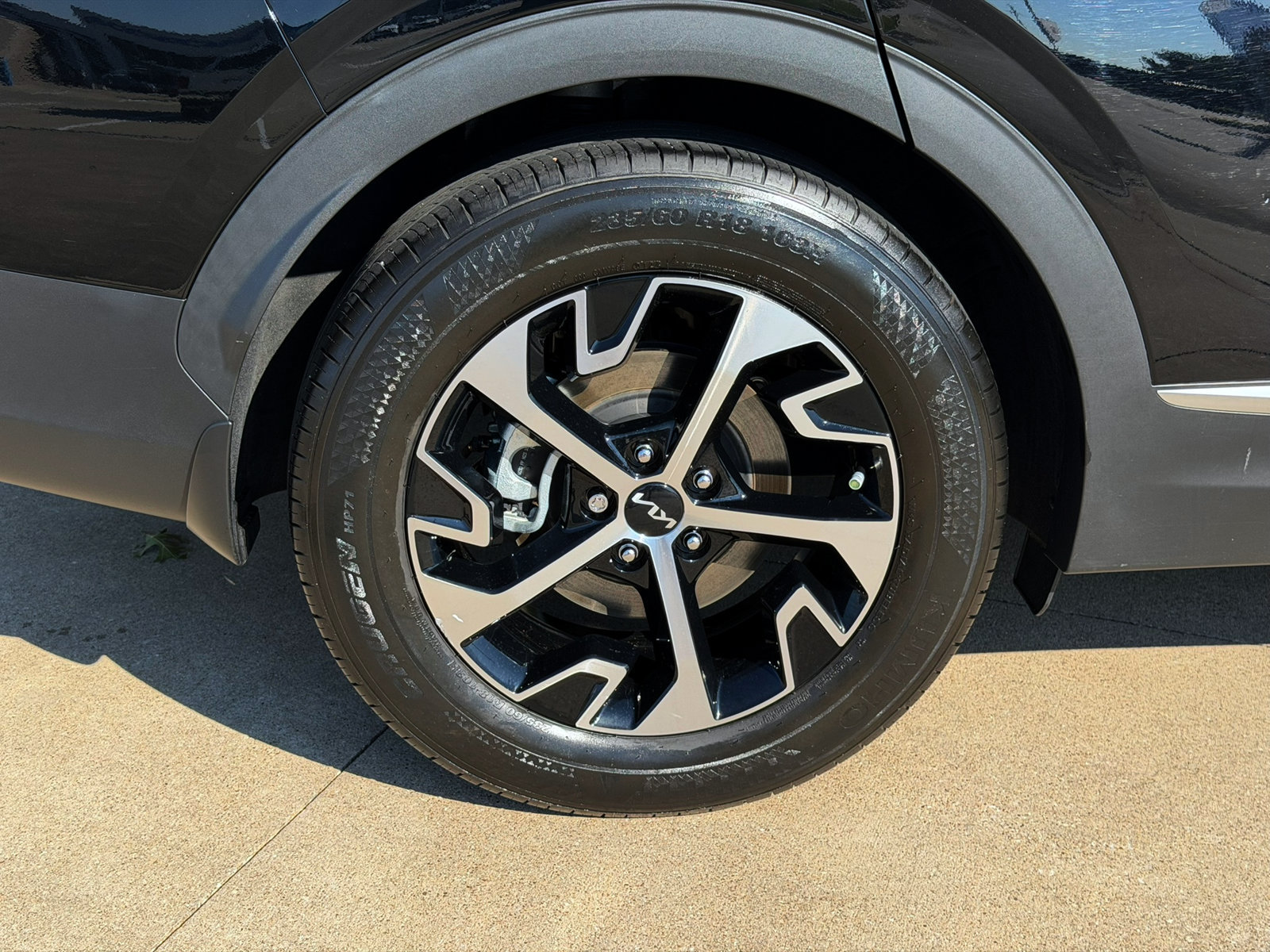 Used 2024 Kia Sportage EX FWD image 8