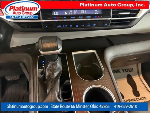 Used 2023 Toyota Sienna XLE AWD/4WD image 21