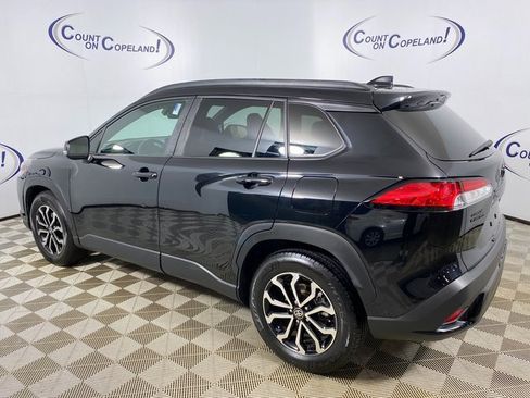 Used 2023 Toyota Corolla Cross S image 4
