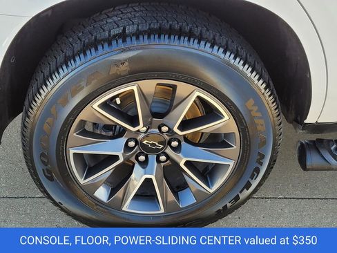 Used 2024 Chevrolet Tahoe Z71 w/ Luxury Package image 7