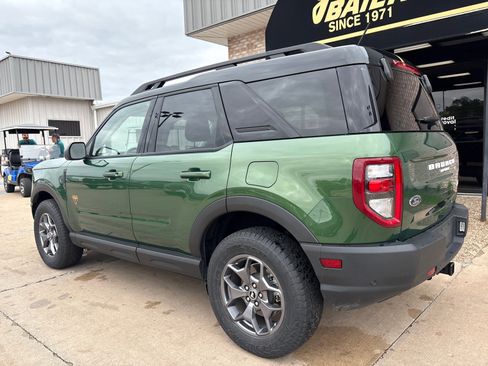 Certified 2024 Ford Bronco Sport Badlands w/ Premium Package AWD/4WD image 11