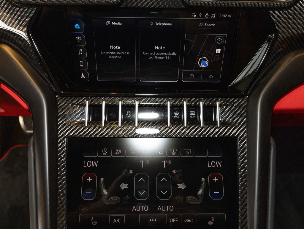 Used 2022 Lamborghini Urus AWD/4WD image 34