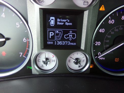 Used 2008 Lexus LX 570 4WD image 41