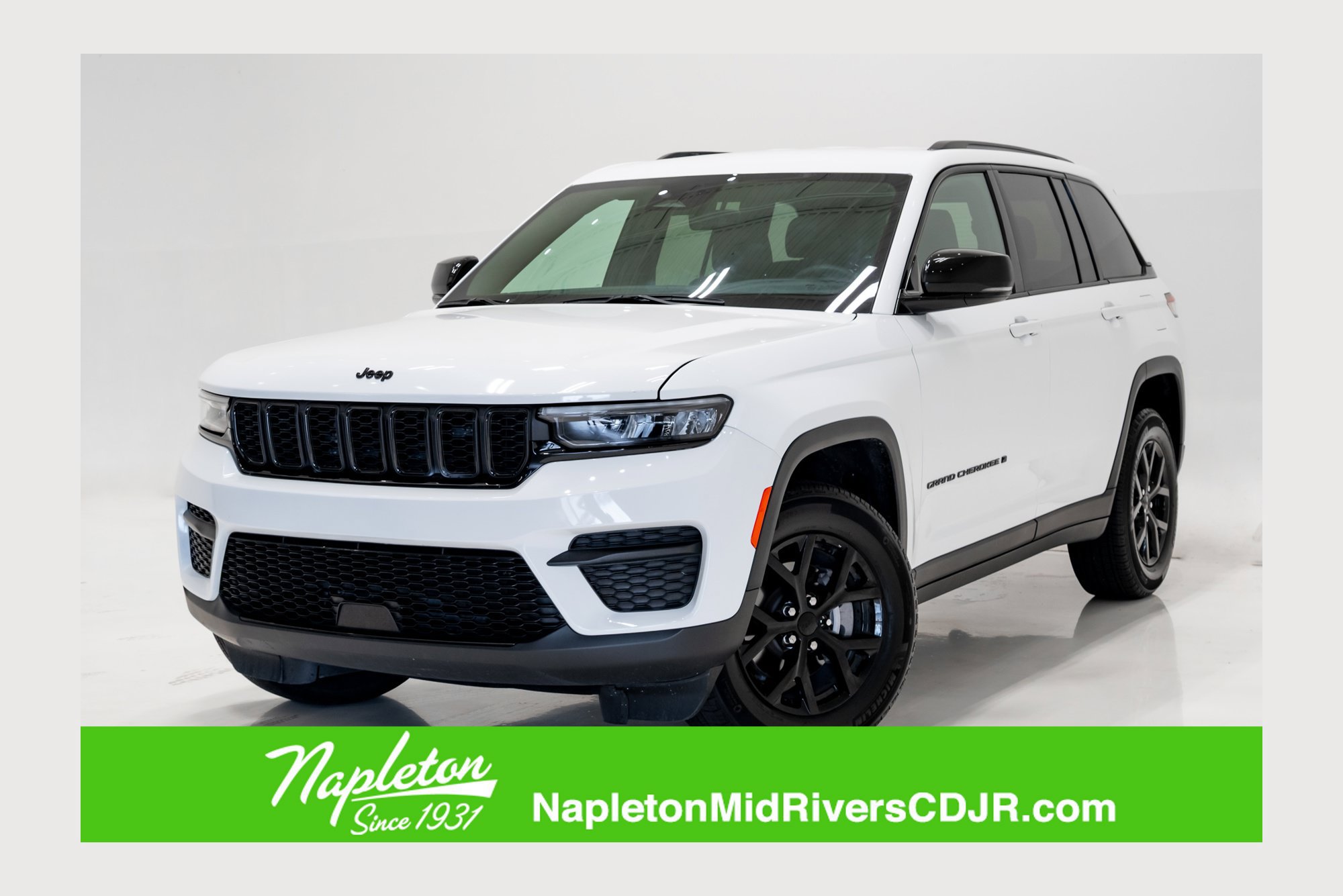 Certified 2025 Jeep Grand Cherokee Altitude AWD/4WD image 1