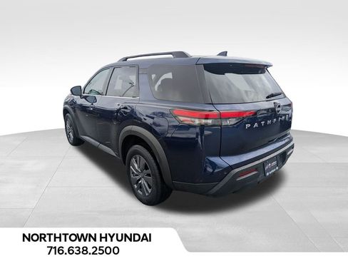 Used 2025 Nissan Pathfinder SV image 12