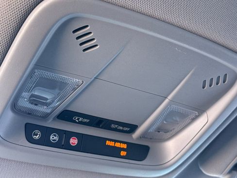 Used 2017 Chevrolet Volt Premier w/ Driver Confidence II Package image 25