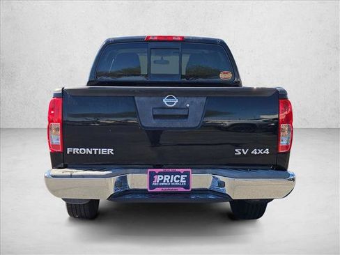 Used 2015 Nissan Frontier SV image 6
