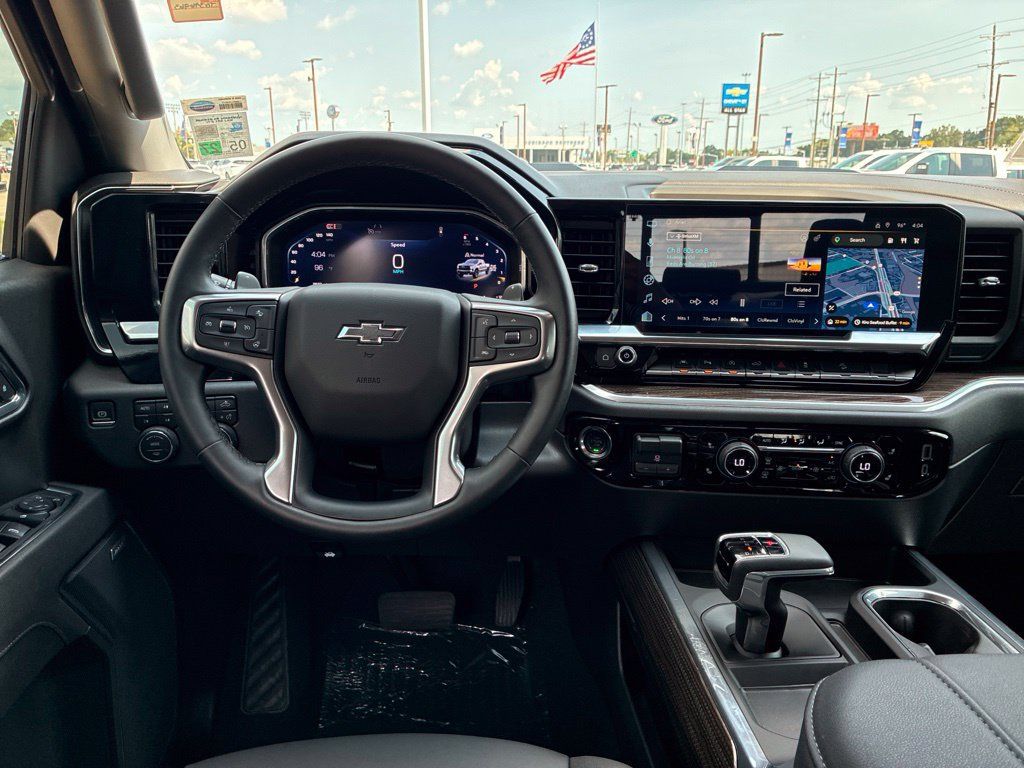 Used 2026 Chevrolet Silverado 1500 LT Trail Boss w/ LT Trail Boss Premium Package AWD/4WD image 16
