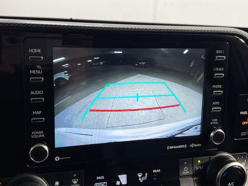 Used 2022 Toyota Highlander XSE image 23