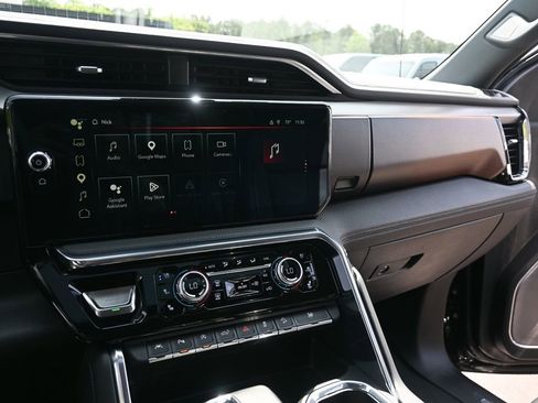 Used 2023 GMC Sierra 1500 Denali w/ Technology Package AWD/4WD image 13