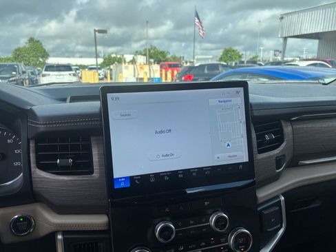 Used 2024 Ford Expedition Limited AWD/4WD image 21