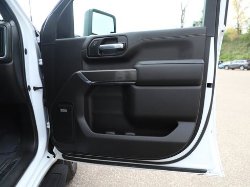 Used 2022 GMC Sierra 2500 AT4 w/ AT4 Preferred Package AWD/4WD image 9