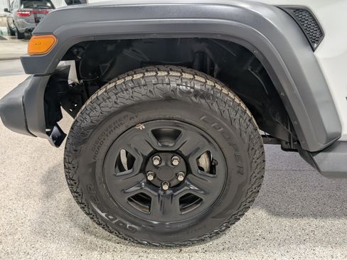 Used 2018 Jeep Wrangler Unlimited Sport AWD/4WD image 9