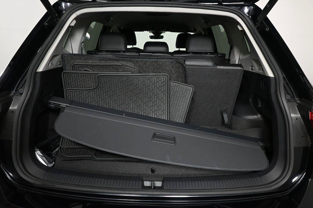 Used 2023 Volkswagen Tiguan SE FWD image 16