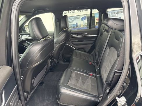 Used 2022 Jeep Grand Cherokee Trailhawk w/ Luxury Tech Group III AWD/4WD image 23