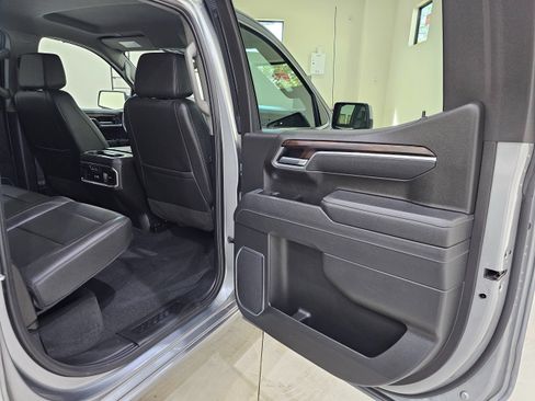 Used 2025 GMC Sierra 1500 SLT w/ SLT Premium Package AWD/4WD image 39