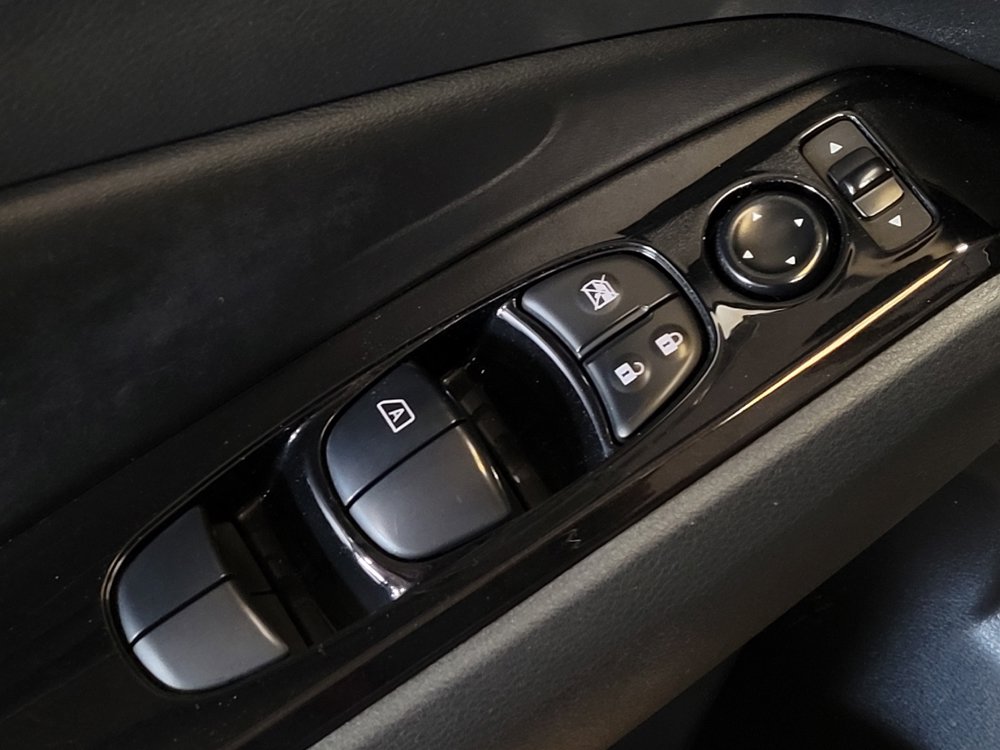 Used 2023 Nissan Altima 2.5 SV FWD image 27
