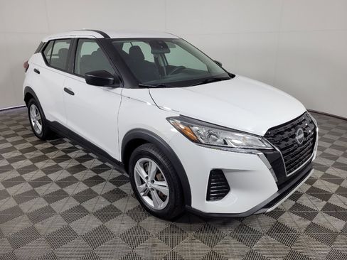 Used 2021 Nissan Kicks S FWD image 13